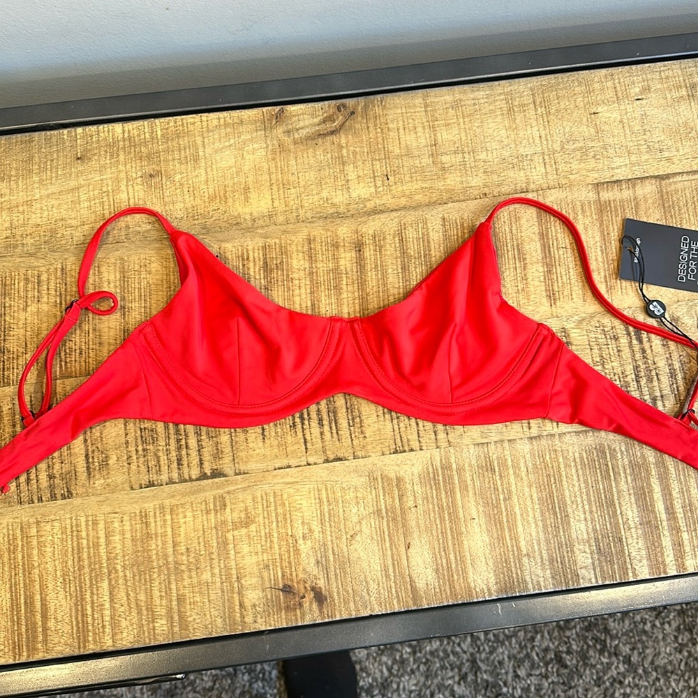 Blackbough underwire top small